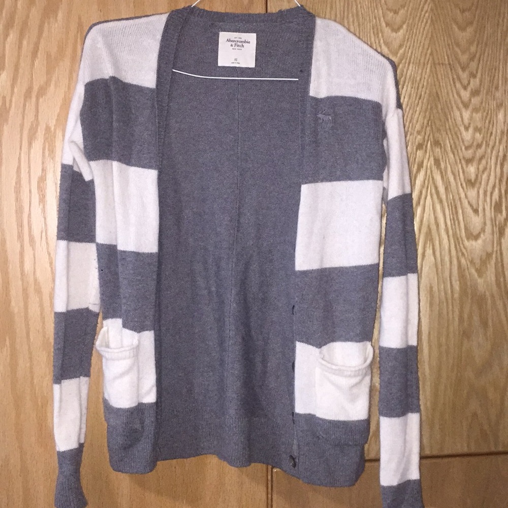 Abercrombie and Finch buttoned cardigan/sweater XS